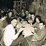 Abb 35 . Tischtennisgruppe Langenburg 1955 - Siege werden gefeiert , EL44 - EL49 (Bild Krivka, O.)