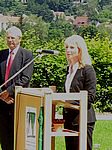 A 6 Landtagsabgeordnete Frau Scharf-Gerspeck zeigte ihre besondere Verbundenheit mit der Arbeit der Forschungsanstalt