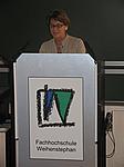 16 Frau Dipl. Ing. Frau Stephanie Jühling beim Vortrag "Trend - Tradition, Designe - Dienstleistung, Widerspruch oder Ergängzung"